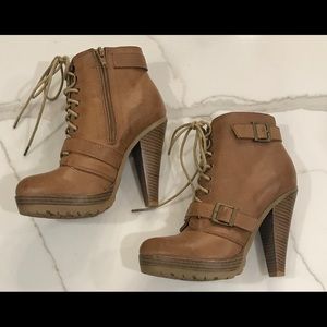 Lace Up Boots with Heel